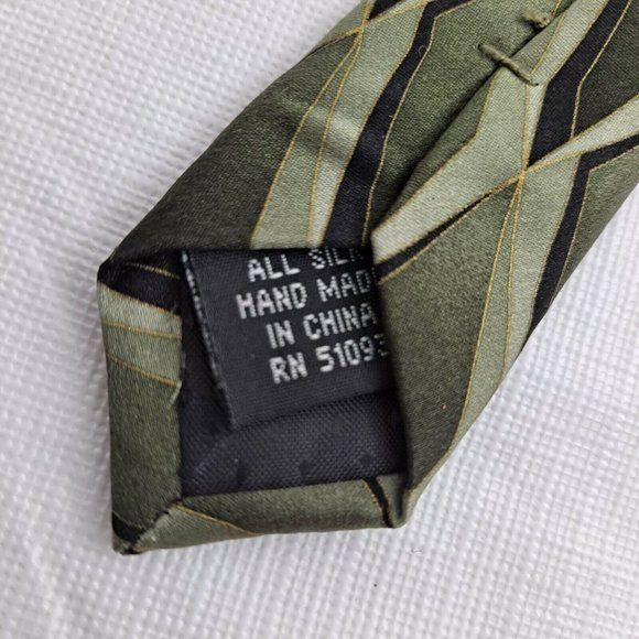 Croft & Barrow Necktie Men's Tie Green Gold Diamond Design 3.75 In - Picture 3 of 8